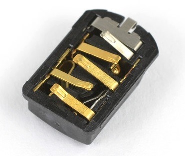 Moto X 拆解:比多数一体成型机器更易维修 - 爱