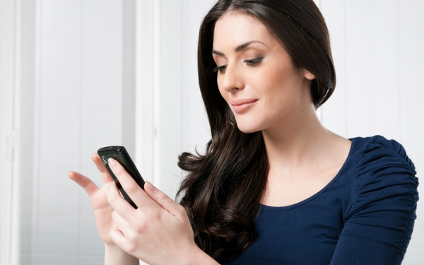 新调戏对象,微软测试微信聊天机器人 - 爱范儿