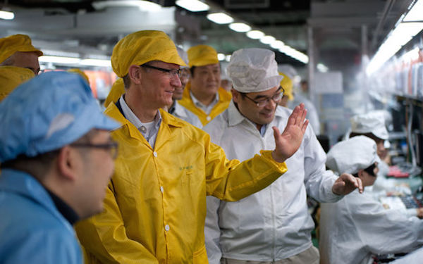 tim-cook-at-foxconn-1