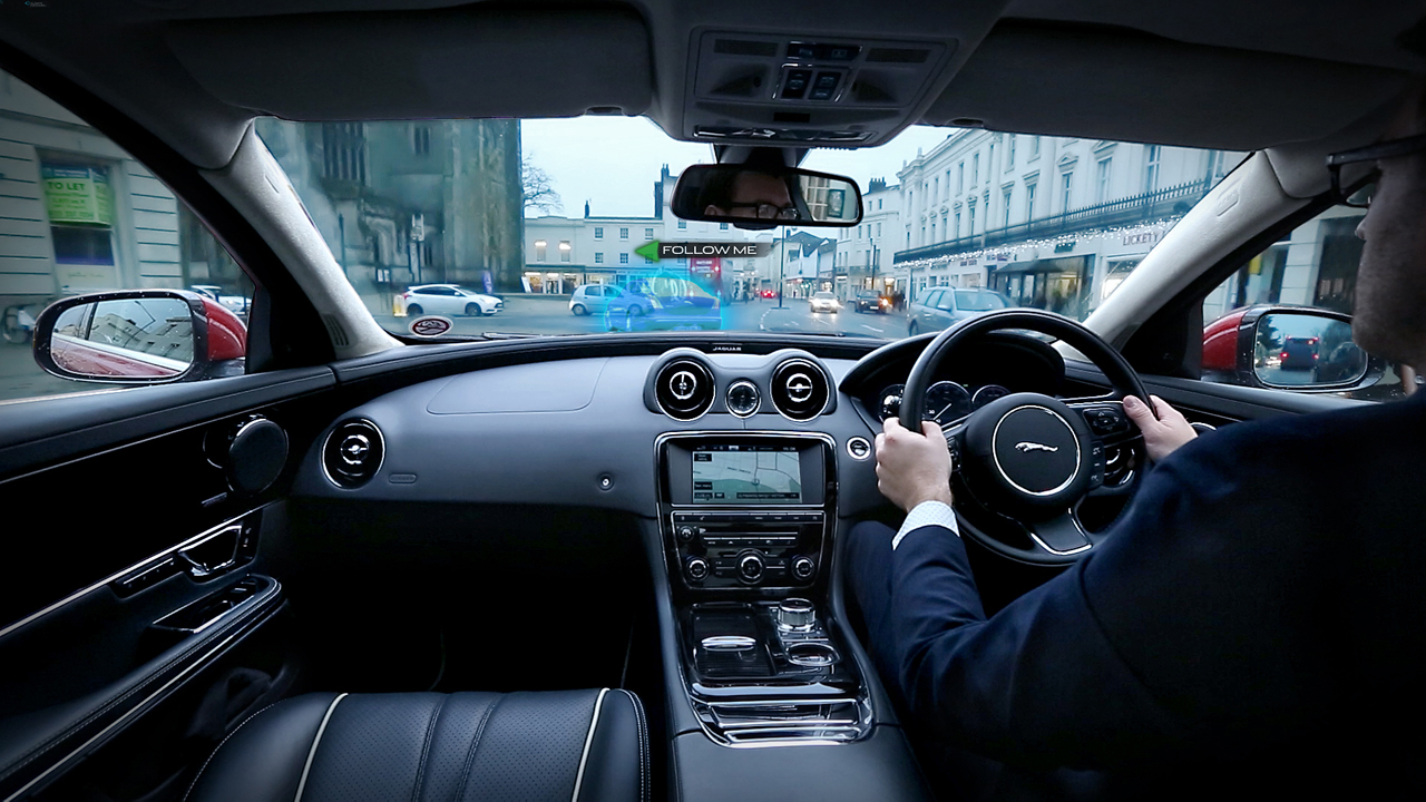 jlr-urbanwindscreen-followmeghostcar-03-1